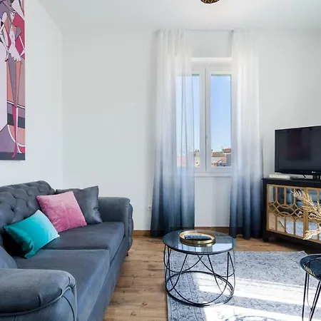 Cozy Lile In The Heart Of Old Town Apartment Split