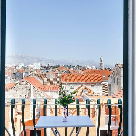Apartment Cozy Lile In The Heart Of Old Town Split
